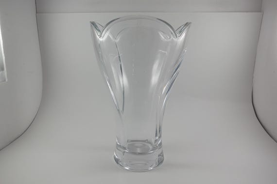 Vintage Nachtmann Calypso Crystal Vase 9.5 Inch Tulip Shape Fluted Design DOS Emblem Signed