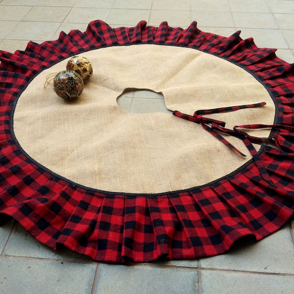 Buffalo Plaid CHRISTMAS TREE SKIRT, burlap Christmas tree skirt, rustic Christmas tree skirt.