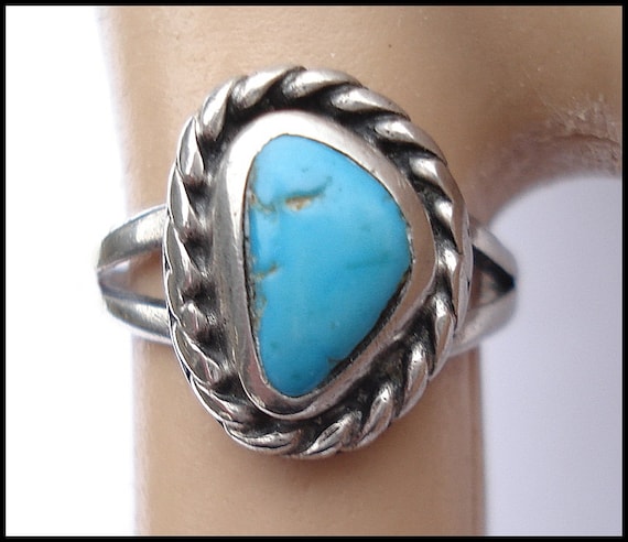 Vintage Sterling Silver Natural Shape Turquoise Ring Size