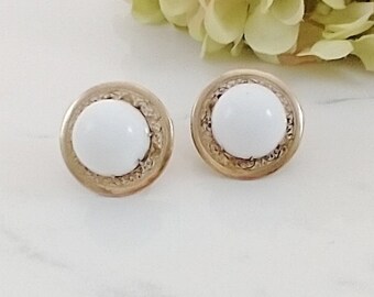 Vintage AccessoCraft White and Gold Toned Circle Clip On Earrings, Good Condition, Signed, 1960's Mid-Century Earrings
