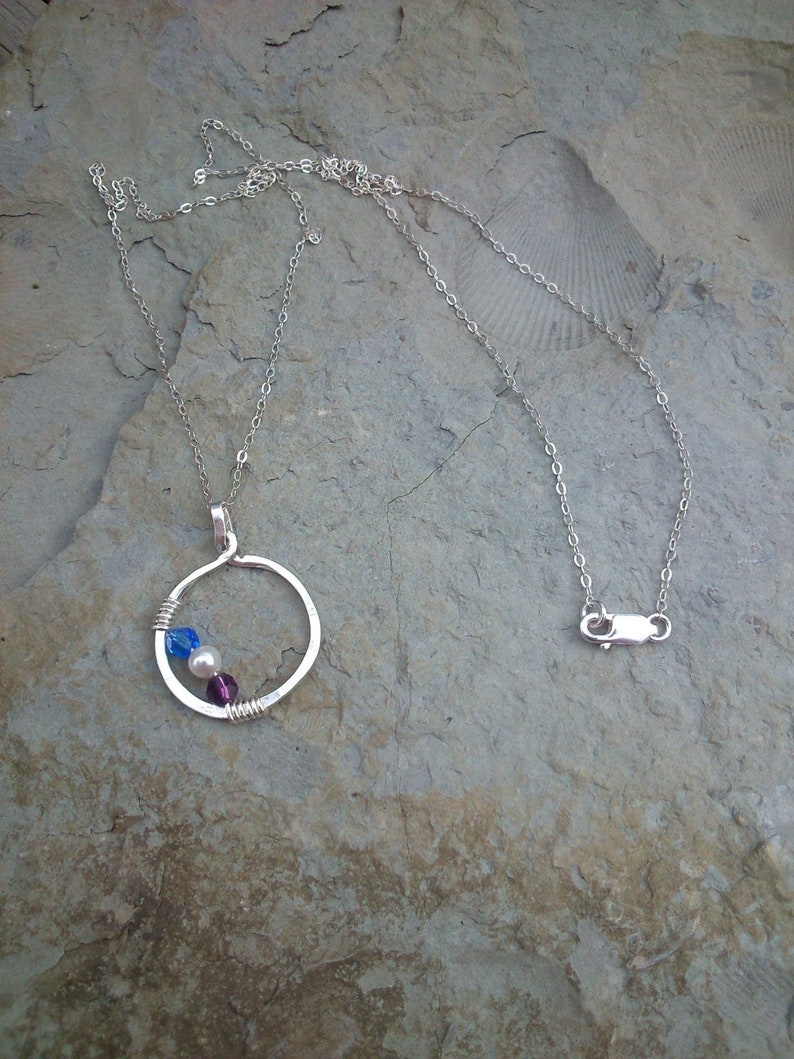 Circle Necklace with 1 to 6 Birthstones, Custom Sterling Silver Mom Necklace, Personalized Grandma Necklace, Family Necklace, Children 画像 3