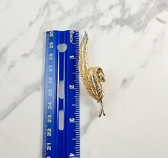 Rare Grosse Vintage Gold Plated Feather Brooch, M… - image 3