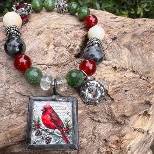 Pulsera elástica con dije de cardenal y cuentas, dije de cristal, estilo bohemio, invierno, Harbor Girl Designs