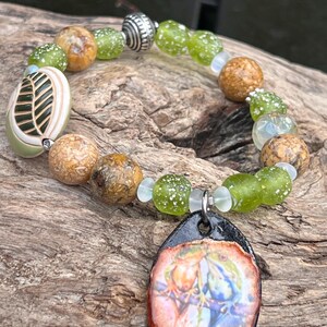 Frosch Keramik Charm Perlen Stretch Armband, BoHo, Frühlingsgeschenk für sie, Hafen Mädchen Designs