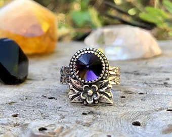 Sterling silver floral ring with purple glass rivoli // size 7