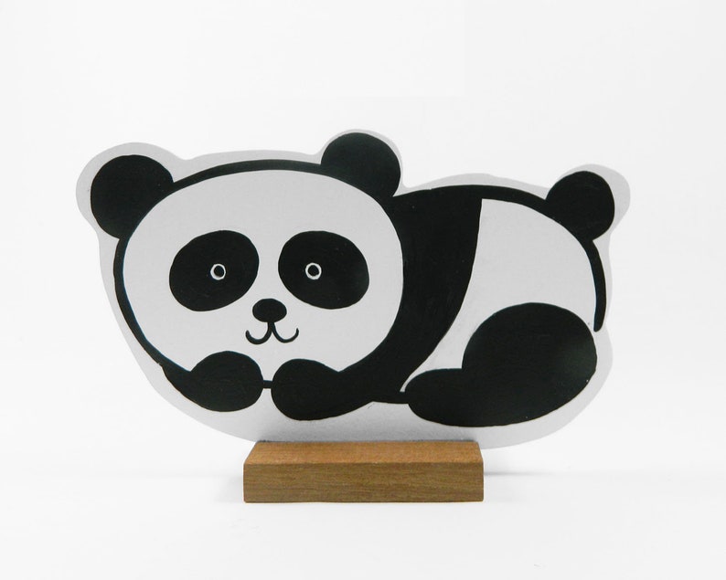 Houten panda Xing Hao Good Star Geweldig cadeau voor pandaliefhebbers. Zit graag naast planten of computers. afbeelding 1