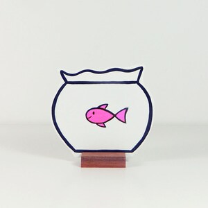 Wooden Fishbowl with a family of fishes. Ideal pet for at home or the office. Great gift image 3