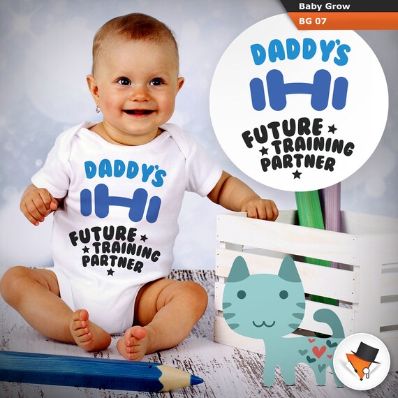 DADDY/'S FUTURE TRAINING PARTNER FUNNY BABY BODYSUIT BABY GROWS VEST FUNNY TOP