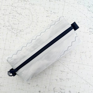 Medium Recycled Sail Dopp Kit-Navy stitching