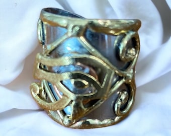 Ancient Egyptian - Eye of Ra Ring. Gorgeous Egyptian-inspired jewelry. #EgyptianKemeticJewelry #EyeOfRa #EyeOfHorus