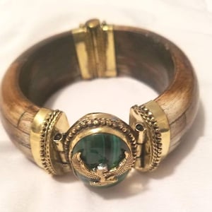 Malachite and Maat charm hinged bracelet. Egyptian-inspired Jewelry. #EgyptianKemeticJewelry #Maat #Ma&#39;at #Malachite