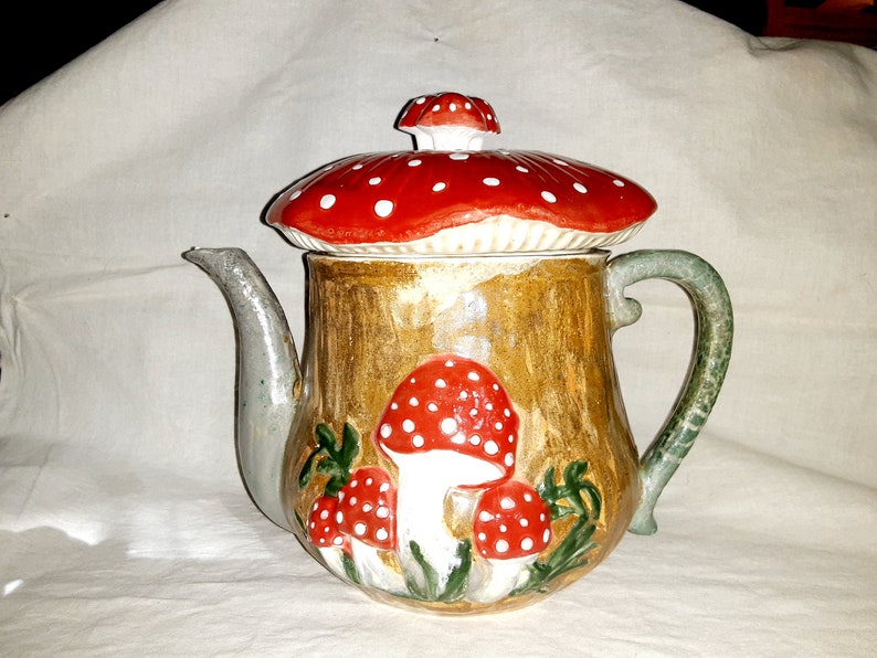 handpainted order now.. Out of stock Month wait Handmade Big Tea Pot Mushroom Coffee Tea white clay,high-fired glazes cast