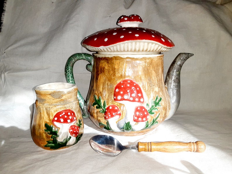 handpainted order now.. Out of stock Month wait Handmade Big Tea Pot Mushroom Coffee Tea white clay,high-fired glazes cast