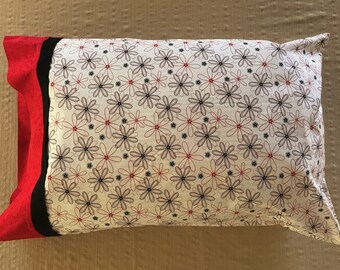 Floral Pillowcase / Daisy Pillowcase / Boho Pillowcase / Red and White Pillowcase / Summer Pillowcase / Flower Pillowcase