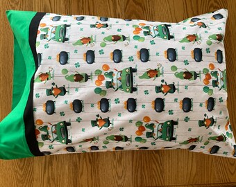 St. Patrick's Day Pillowcase / Leprechaun Theme Pillowcase / Good Luck Pillowcase / St. Patrick's Day Home Decor / St Patrick Bedding