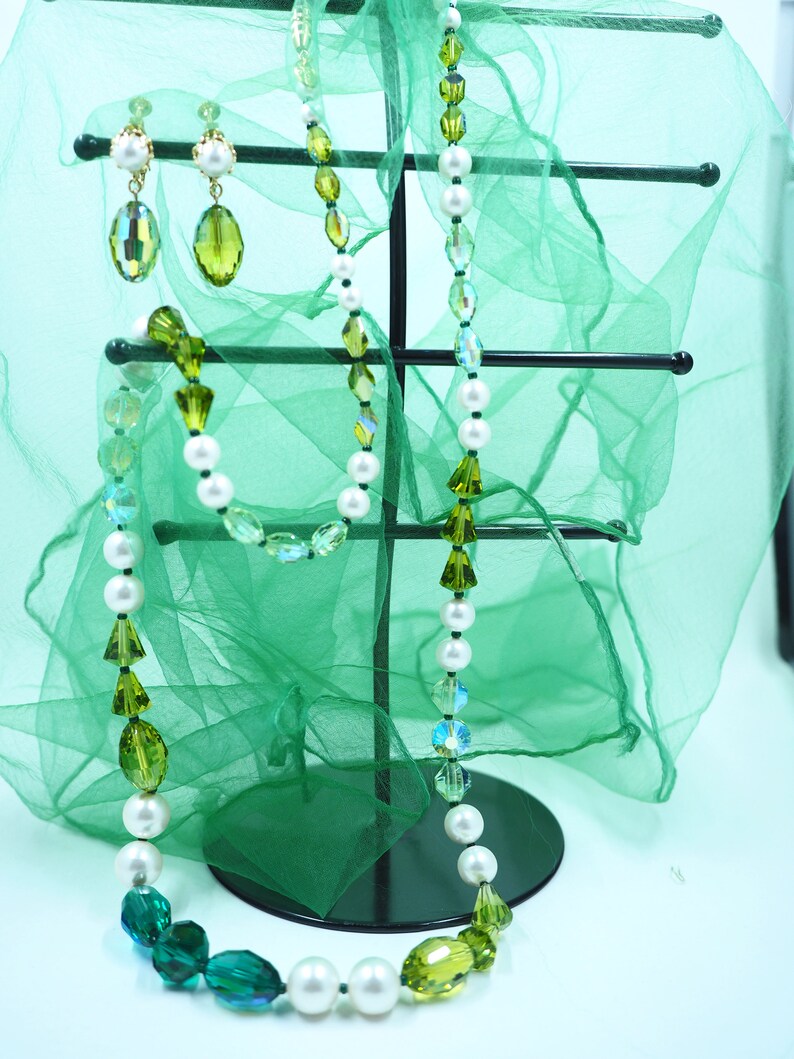 Fun VENDOME Green /& Blue Faceted Glass Beads wIvory Faux Pearls NecklaceEarrings Set-LongVintageDesigner tag Pearl topped Earrings