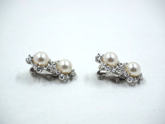 Gorgeous BOGOFF Pearl+Rhinestone Earrings (Clear … - image 6