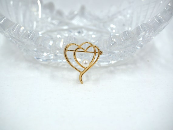 Romantic KREMENTZ Genuine Pearl-Double Heart Broo… - image 1