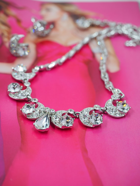 Fabulous BOGOFF Clear Crystal Moon Link Necklace+earrings SET