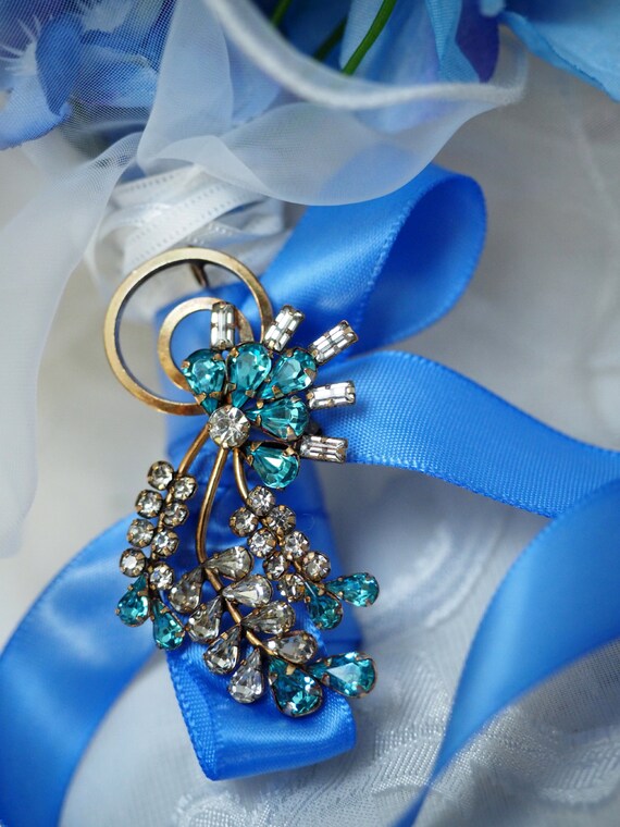 Beautiful STAR-ART Dangling Aqua Blue Rhinestone … - image 3