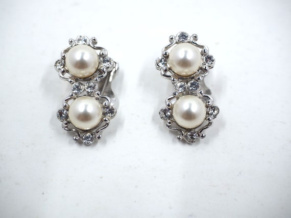 Gorgeous BOGOFF Pearl+Rhinestone Earrings (Clear … - image 9