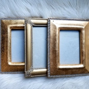 Vintage guldramar, set med 3 utsmyckade ramar, en 4,1/2" x 6" och två 3" x 5" fotoinsatsstorlek