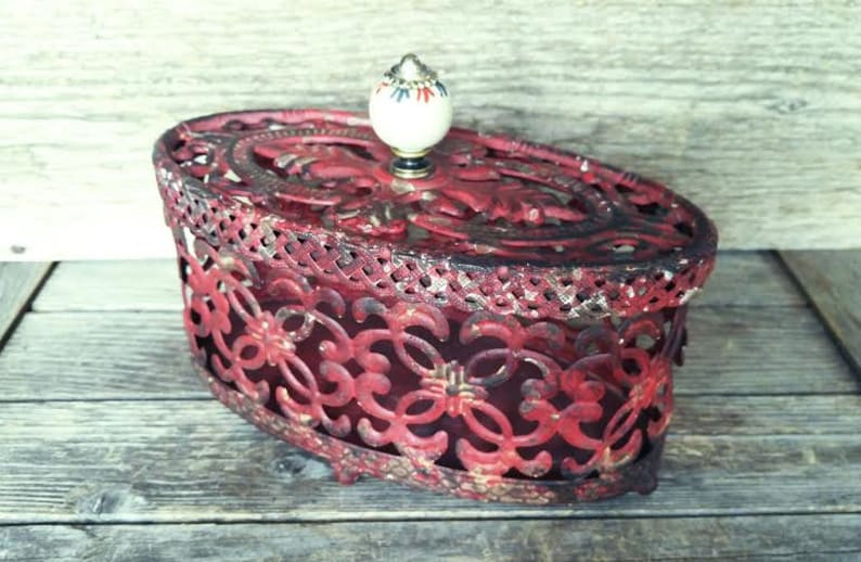 Ornamental See-Through Container Trinket Box Metal Red Box Ornate Shabby Chic Decor Oval Potpourri Basket with Lid Jewelry Box