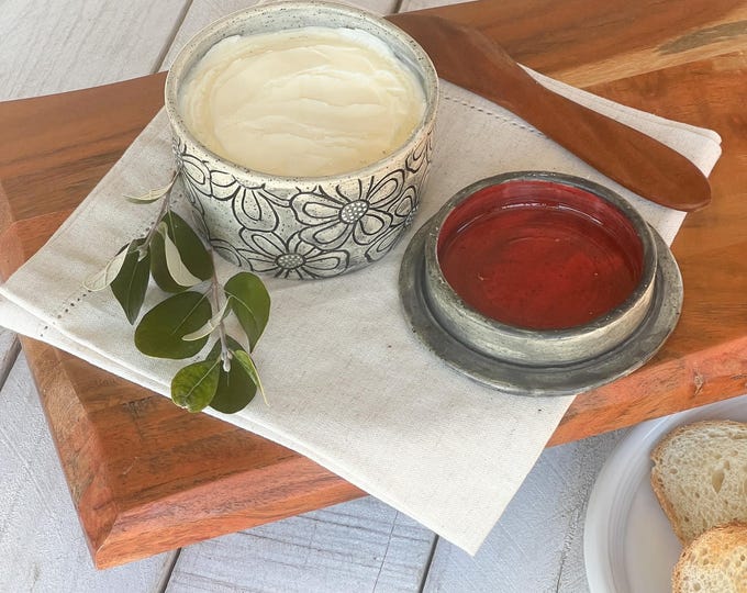 Butter Dish /Ceramic Better Dish/Handmade Pottery