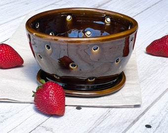 Root Beer Round Berry Bowl With Tray/Handmade Ceramics/Pottery/handmade pottery berry colander