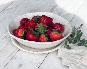 White Farm Berry Bowl/ Minimal Bowl/Handmade Pottery Berry Bowl/Ceramic Berry Bowl