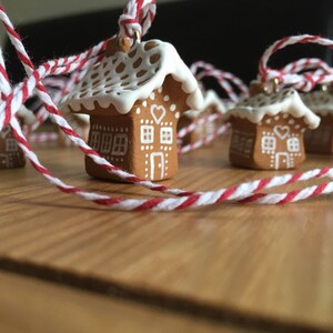 Set of 3 miniature 'gingerbread' houses Christmas decorations image 3