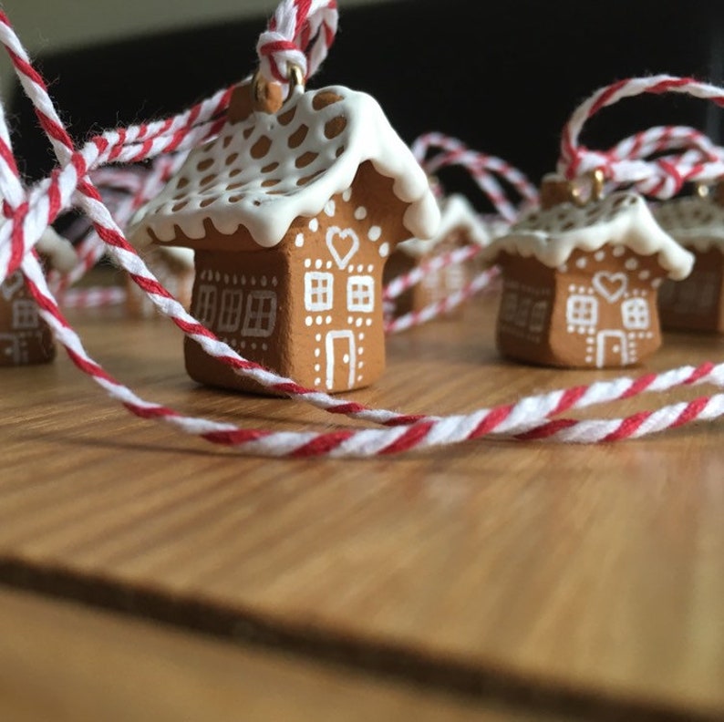 Set of 3 miniature 'gingerbread' houses Christmas decorations immagine 3