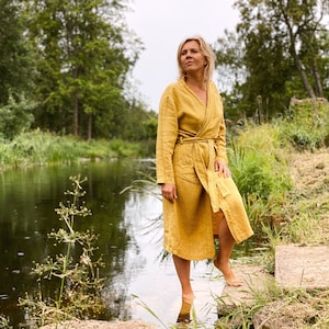 Softened Linen Robe: Women&#39;s Spa Bath Robe with Belt