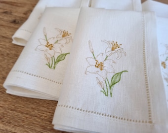 Linnen dinerservet met Lily-borduurwerk, geborduurd servet, wit linnen servet