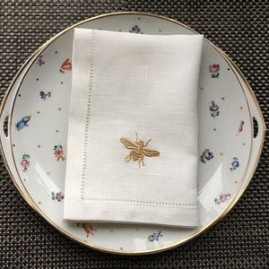 Linen dinner napkin with golden bee embroidery,  Hemstitched napkin, White linen napkin, Organic cloth napkin, Birthday gift