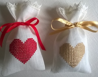 Linen favor bags, custom wedding candy bags,custom  thank you bags, cross stitch heart embroidery, set