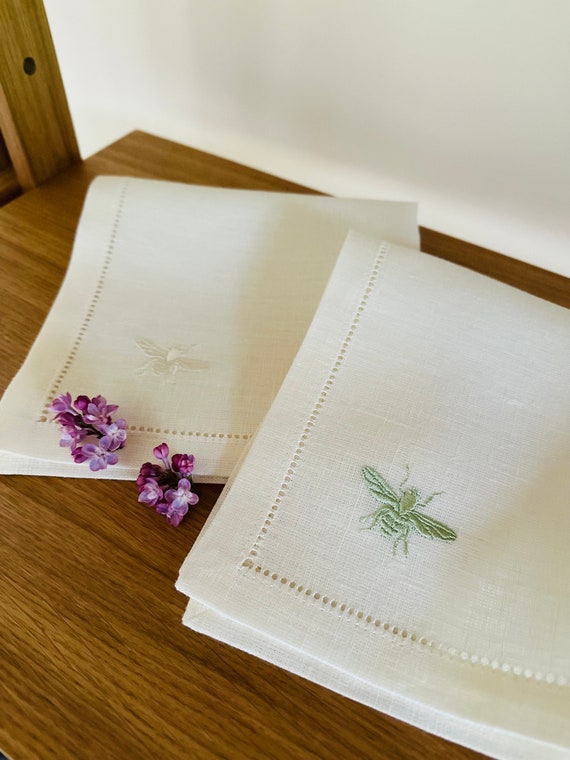 Linen Napkins With Bee Embroidery Set of 8, Embroidered Napkins