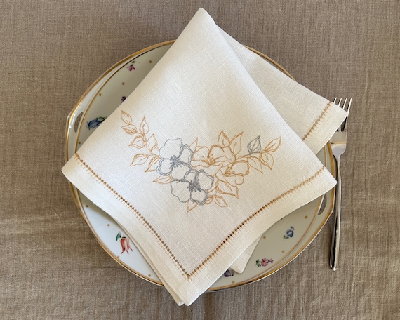 Juego de servilletas bordadas florales de lino Servilletas de - Etsy México Juego de servilletas bordadas florales de lino Servilletas de - Etsy México
