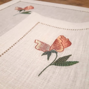 Linen napkins set of 6, White linen placemats with Sweet peas embroidery, hemstitched linen placemats, embroidered napkins set image 1