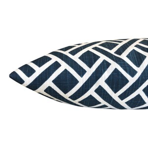 Puede incluir: Un letrero de madera r&uacute;stica con el texto "Welcome to our home" en letras blancas. El letrero presenta un acabado envejecido y un dise&ntilde;o simple y acogedor, ideal para la decoraci&oacute;n de la puerta principal.