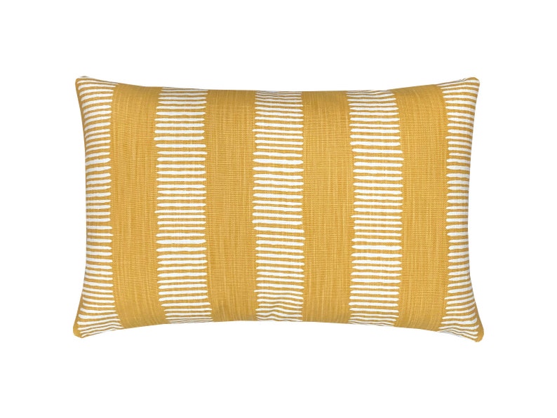 1 housse de coussin DASHE jaune doré rayures blanches rayé vagues scandinaves maison de campagne terrasse housse de coussin coussin canapé coussin décoratif image 3