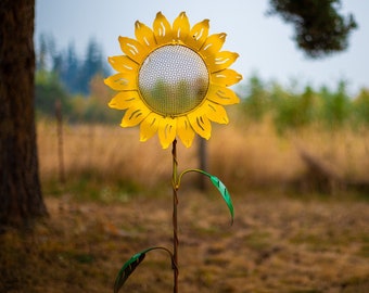 Sunflower Bird Feeder Stake | Rusted Metal Yard Art | Garden Gifts | Metal Garden Art | Garden Bed Decor|