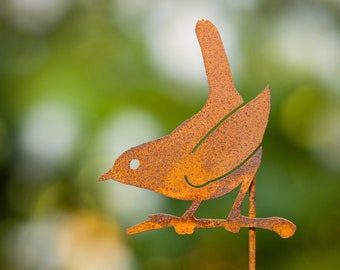 Troglodyte mignon sur un piquet de jardin | Silhouette d'oiseau | Art de jardin en métal rouillé | Cadeaux jardin | P415
