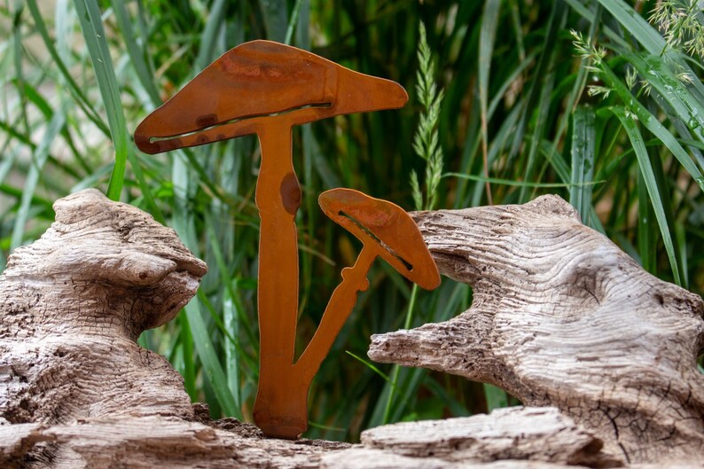 Onglet champignon peint à capuchon collant Art de jardin en métal rouillé Cadeaux jardin Art de jardin en métal Décoration de lit de jardin Décoration de jardin image 1