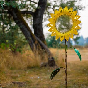 Sunflower Bird Feeder Stake Rusted Metal Yard Art Garden Gifts Metal Garden Art Garden Bed Decor image 4