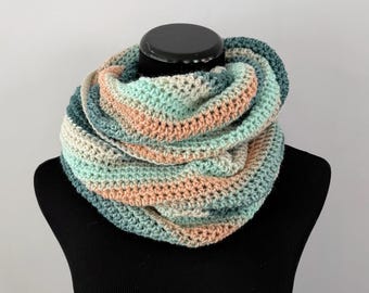 Écharpe infinity au crochet rayée Ocean Sunrise