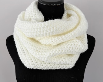Foulard infini en crochet métallique blanc