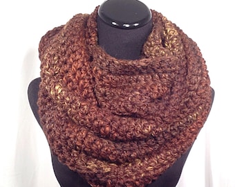 Schokolade-Infinity Gehäkelter Schal