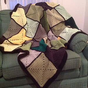Green Basic Granny Square Patchwork Crochet Afghan image 3