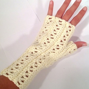 Winter White Lace Crochet Fingerless Gloves
